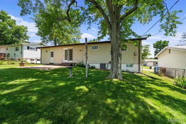 1255 Acredale Drive, Florissant, MO 63033