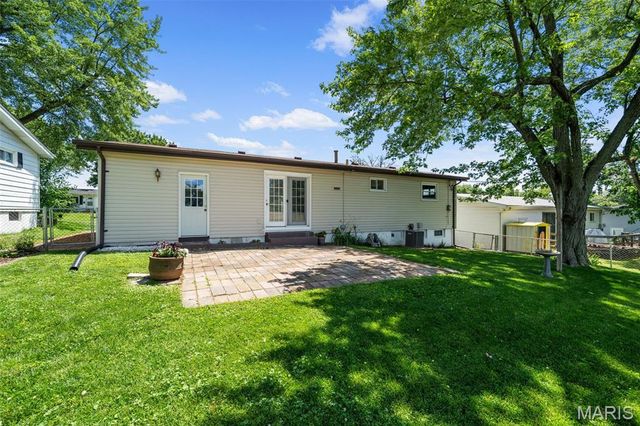 1255 Acredale Drive, Florissant, MO 63033