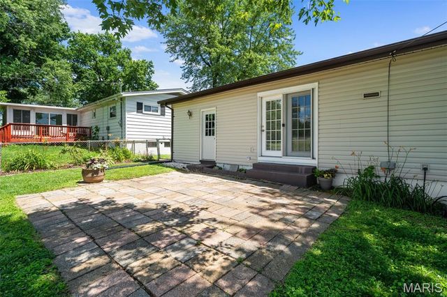 1255 Acredale Drive, Florissant, MO 63033