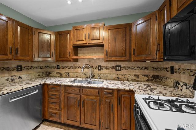 1255 Acredale Drive, Florissant, MO 63033