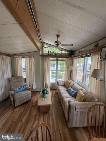 28 SALT SPRAY DR, Berlin, MD 21811