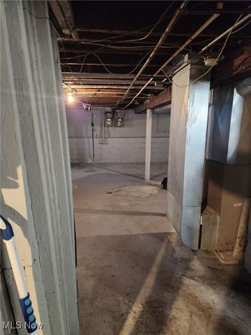 10006 Lamontier Avenue, Cleveland, OH 44104