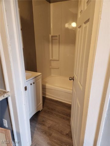 10006 Lamontier Avenue, Cleveland, OH 44104