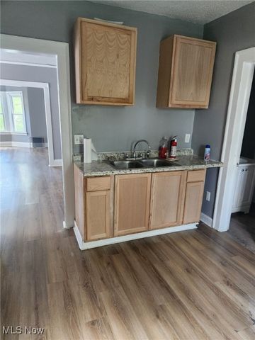 10006 Lamontier Avenue, Cleveland, OH 44104