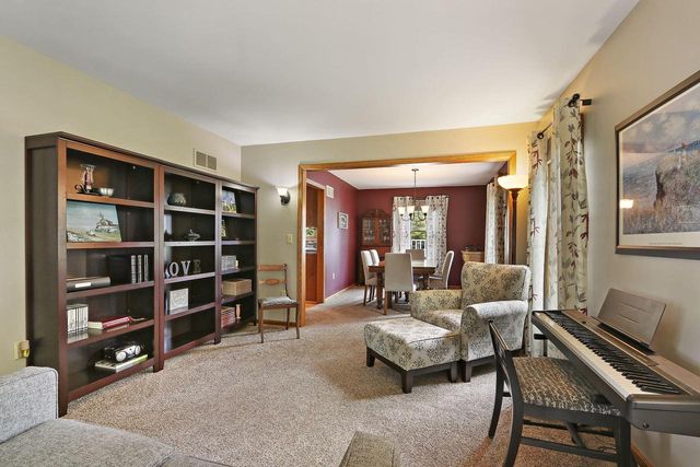 32665 Academy ROAD, Burlington, WI 53105