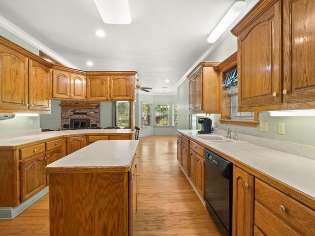 427 Lyles Landing Rd., Leesville, LA 71446