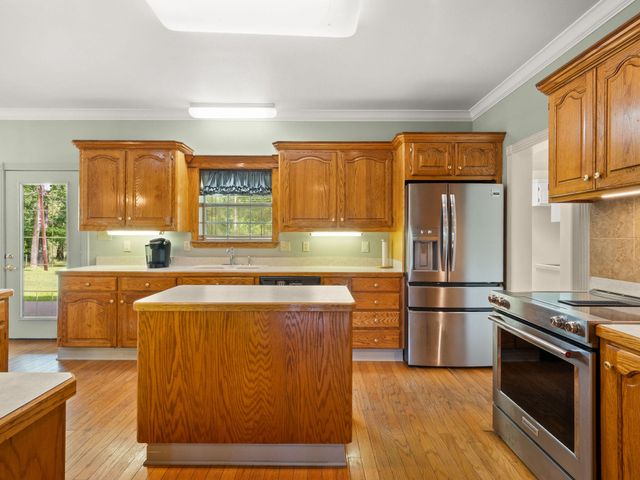 427 Lyles Landing Rd., Leesville, LA 71446