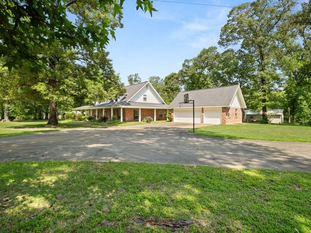 427 Lyles Landing Rd., Leesville, LA 71446