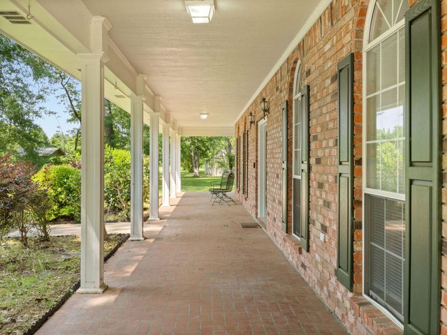 427 Lyles Landing Rd., Leesville, LA 71446