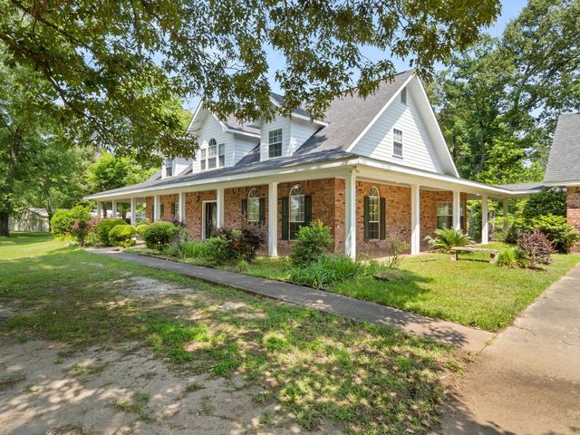 427 Lyles Landing Rd., Leesville, LA 71446
