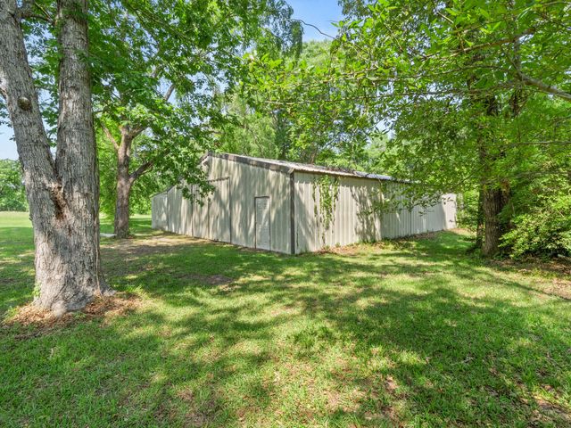 427 Lyles Landing Rd., Leesville, LA 71446