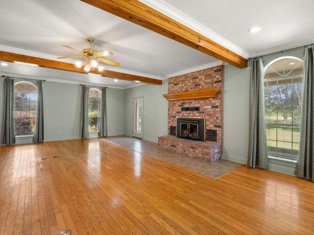427 Lyles Landing Rd., Leesville, LA 71446
