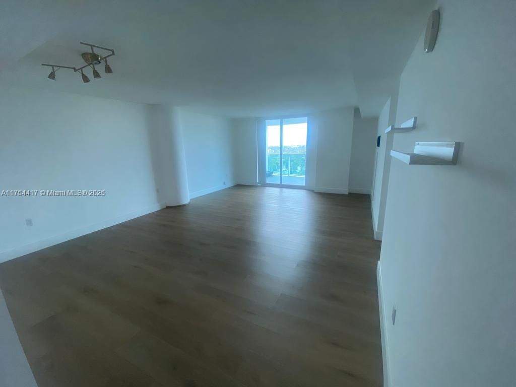 2101 Brickell Ave 1401, Miami, FL 33129