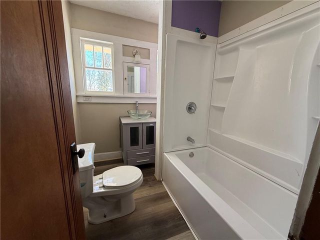 507 W Main Street, Richmond, MO 64085