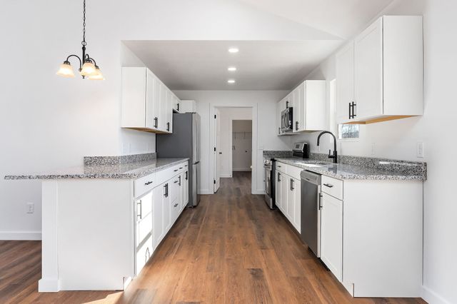 127 Sky View Meadow Dr, Crossville, TN 38555