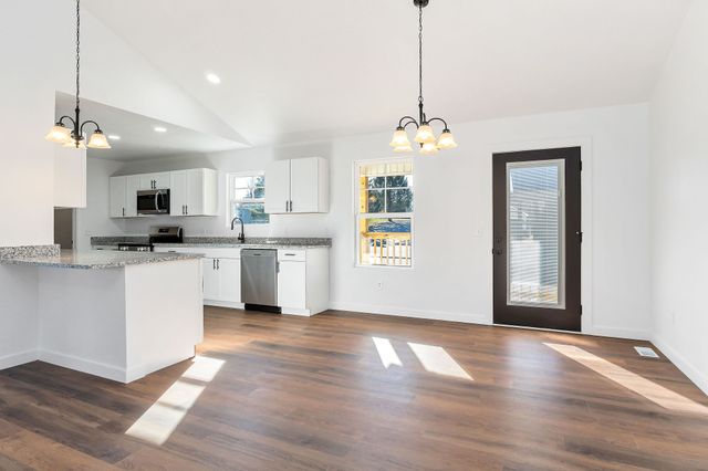 127 Sky View Meadow Dr, Crossville, TN 38555