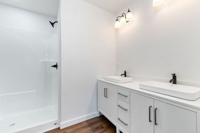 127 Sky View Meadow Dr, Crossville, TN 38555