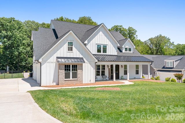137 Streamside Estates Drive, Mooresville, NC 28117