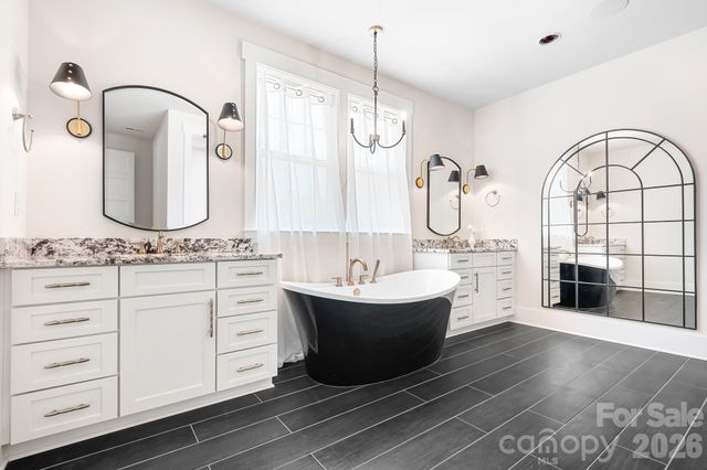 137 Streamside Estates Drive, Mooresville, NC 28117