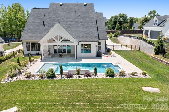 137 Streamside Estates Drive, Mooresville, NC 28117