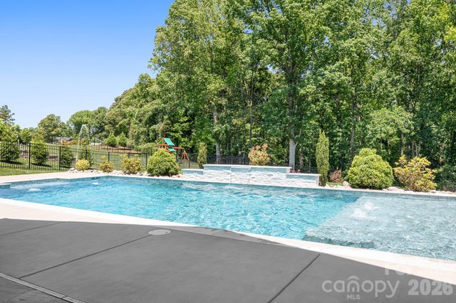 137 Streamside Estates Drive, Mooresville, NC 28117