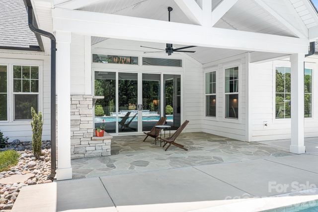 137 Streamside Estates Drive, Mooresville, NC 28117