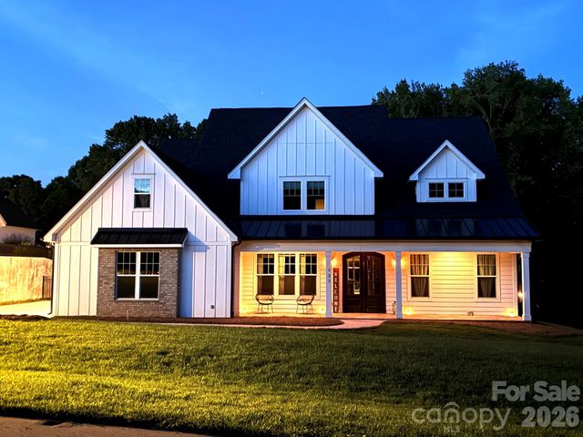 137 Streamside Estates Drive, Mooresville, NC 28117