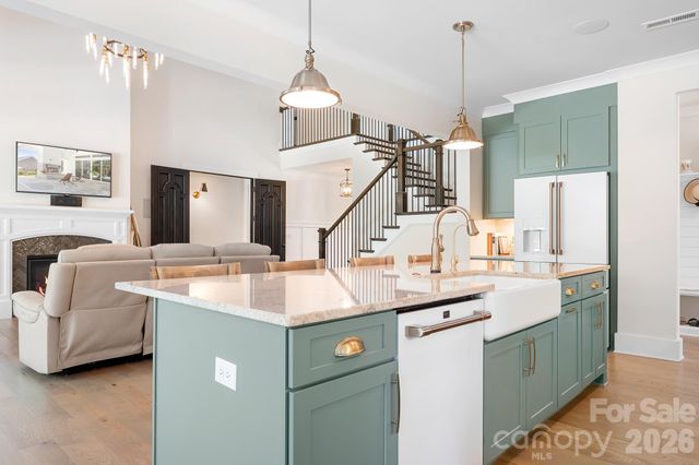 137 Streamside Estates Drive, Mooresville, NC 28117