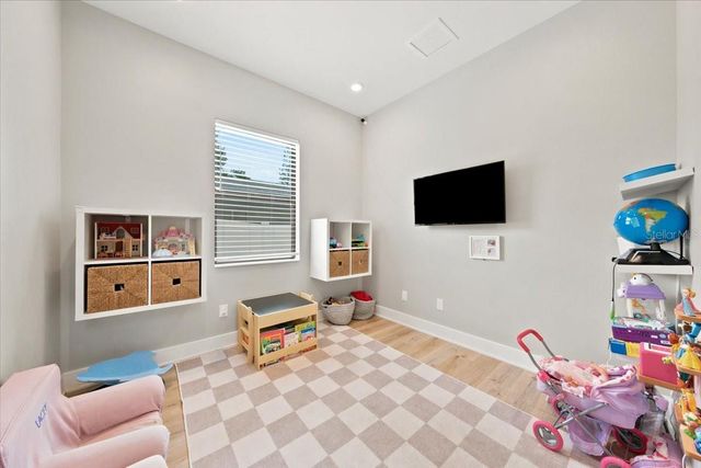 3011 W NORTH B STREET, Tampa, FL 33609