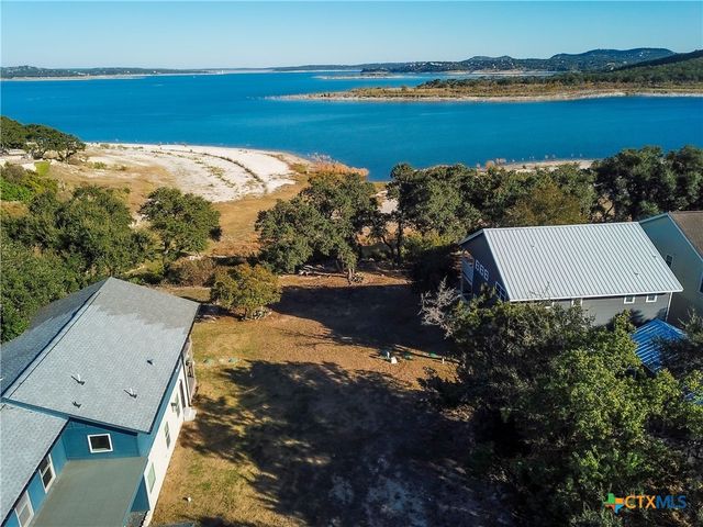 864 Lakebreeze Drive, Canyon Lake, TX 78133