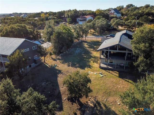 864 Lakebreeze Drive, Canyon Lake, TX 78133