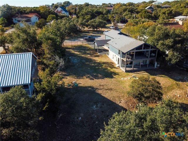 864 Lakebreeze Drive, Canyon Lake, TX 78133