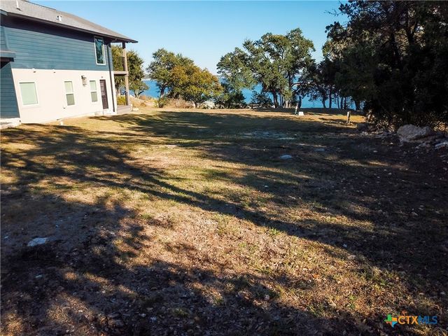 864 Lakebreeze Drive, Canyon Lake, TX 78133