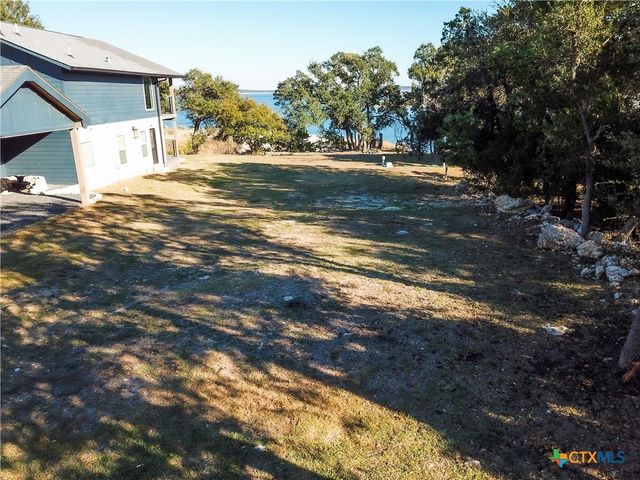 864 Lakebreeze Drive, Canyon Lake, TX 78133