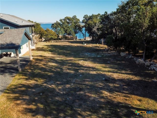 864 Lakebreeze Drive, Canyon Lake, TX 78133