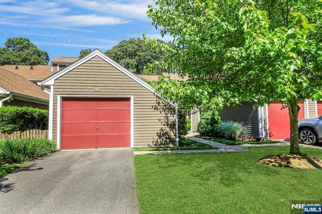 172 Grandview Lane, Mahwah, NJ 07430