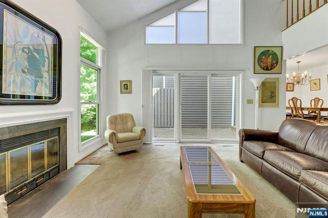 172 Grandview Lane, Mahwah, NJ 07430