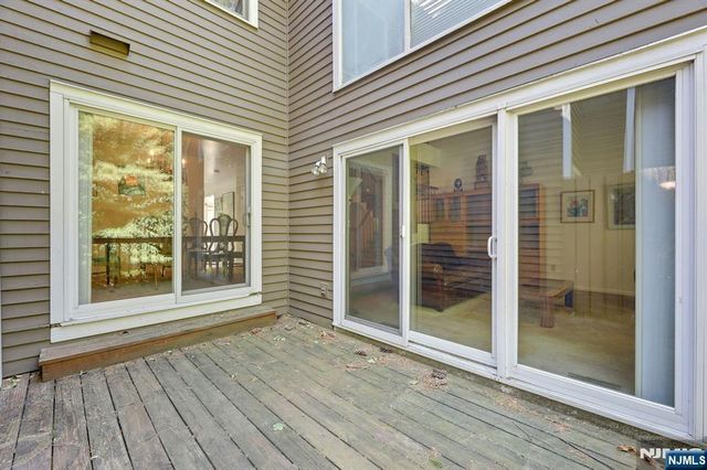 172 Grandview Lane, Mahwah, NJ 07430