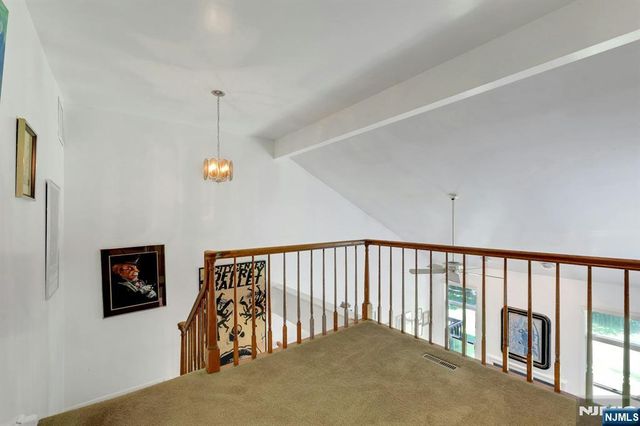 172 Grandview Lane, Mahwah, NJ 07430