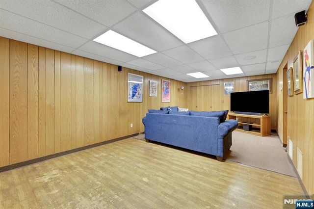 172 Grandview Lane, Mahwah, NJ 07430