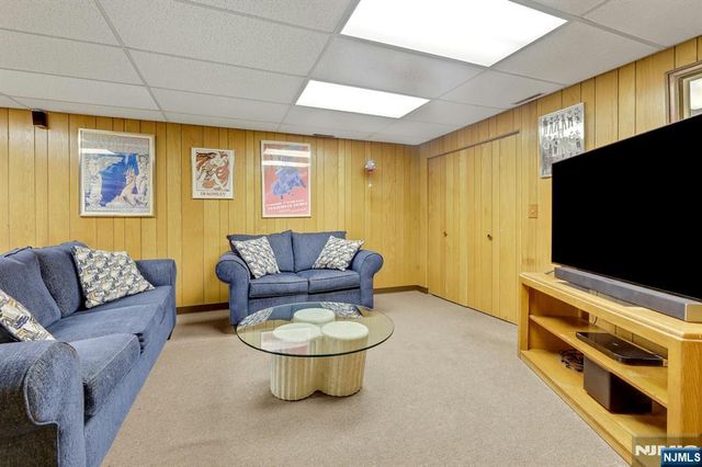 172 Grandview Lane, Mahwah, NJ 07430