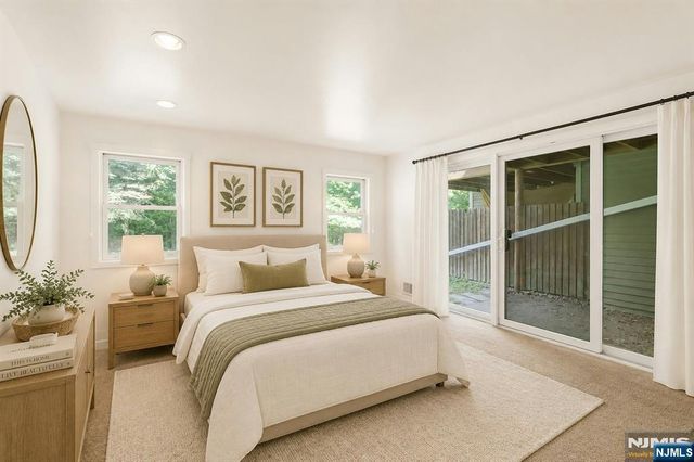172 Grandview Lane, Mahwah, NJ 07430
