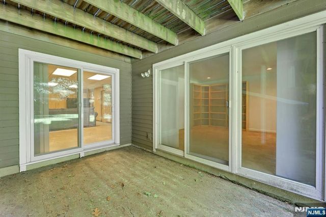 172 Grandview Lane, Mahwah, NJ 07430