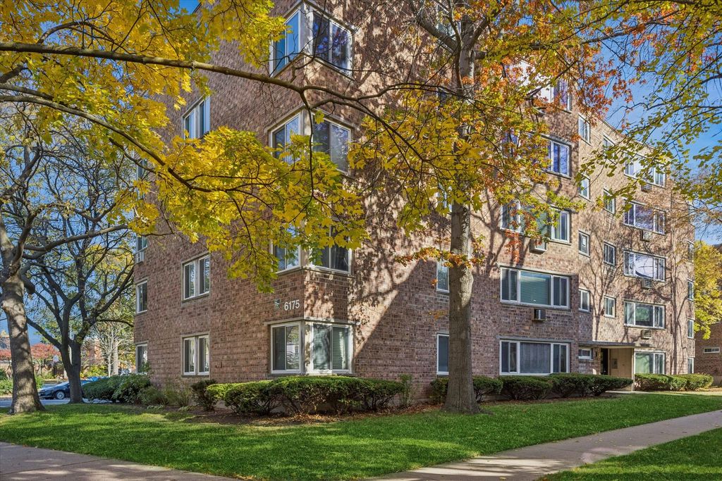 Image 1 of property listing at 6175 N Wolcott Avenue 4C, Chicago, IL 60660