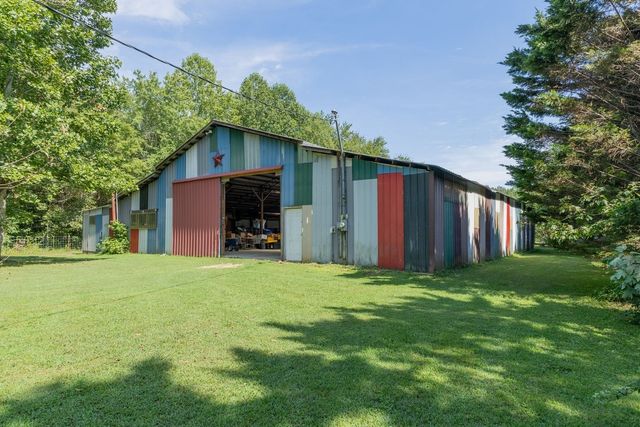 233 Taylor Lake Rd, Morrison, TN 37357