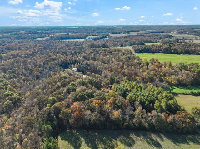 233 Taylor Lake Rd, Morrison, TN 37357