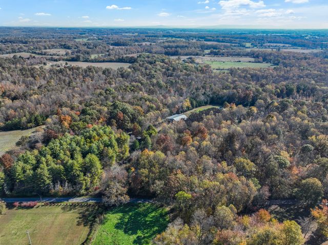 233 Taylor Lake Rd, Morrison, TN 37357