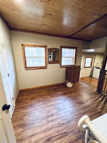 233 Taylor Lake Rd, Morrison, TN 37357