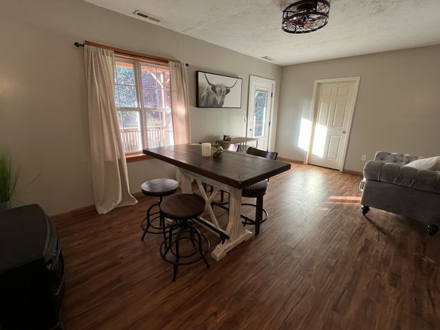 233 Taylor Lake Rd, Morrison, TN 37357