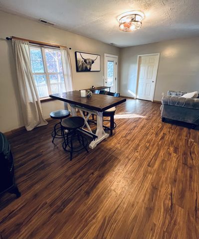 233 Taylor Lake Rd, Morrison, TN 37357